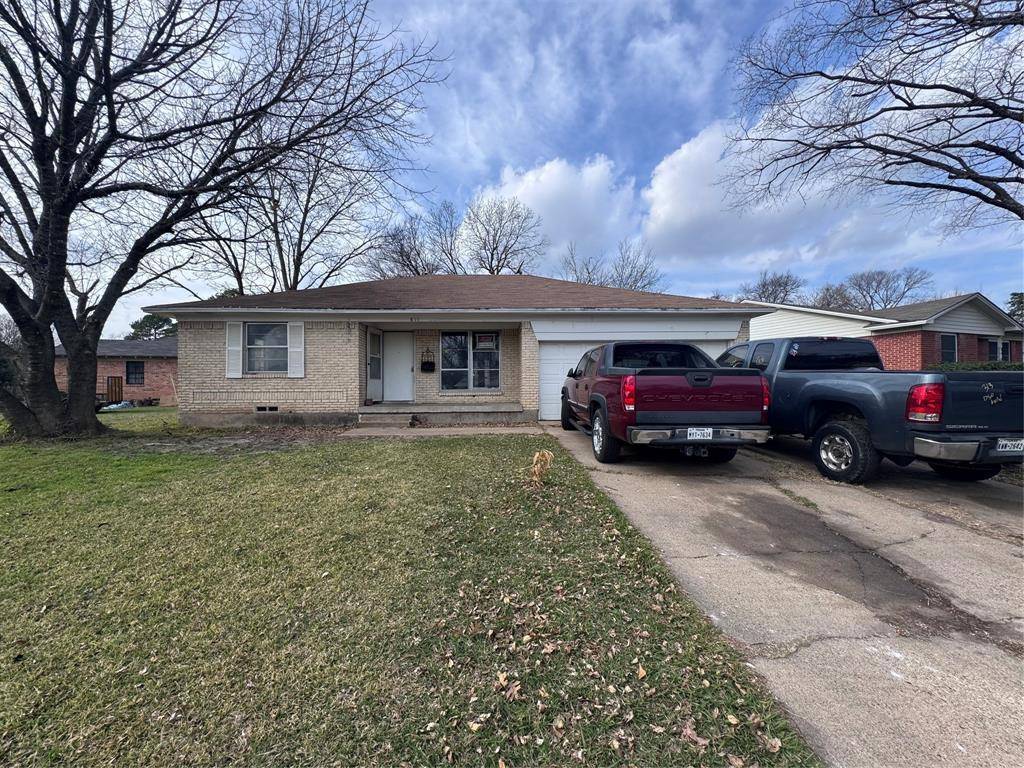 Dallas, TX 75217,811 Manhattan Drive