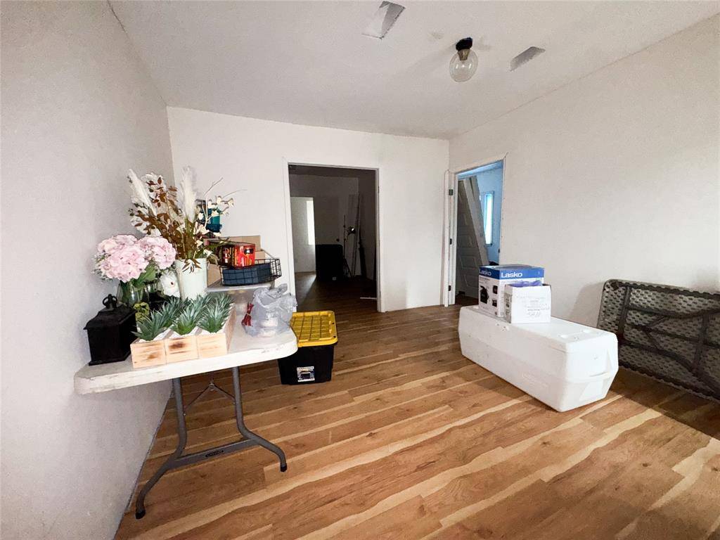 1734 S Denley Drive, Dallas, TX 75216