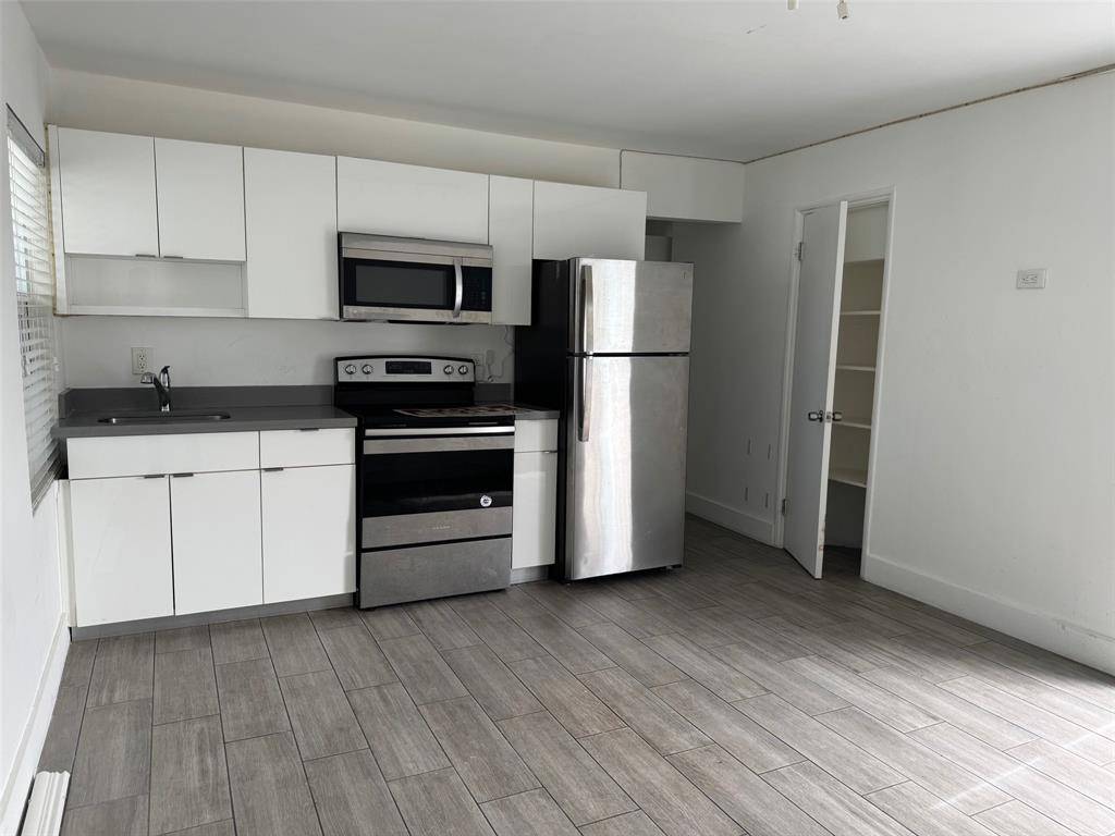 Miami Beach, FL 33141,7910 Abbott Ave #6