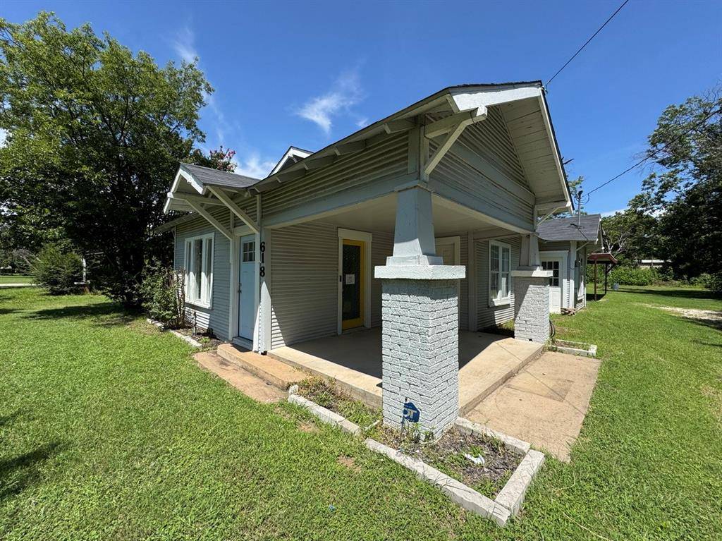 Cleburne, TX 76033,618 Woodard Avenue