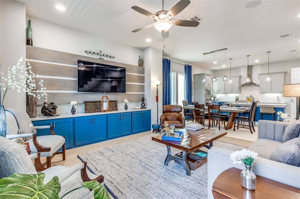 Dallas, TX 75231,8277 Laflin Lane