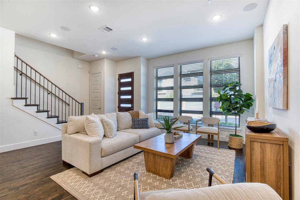 Dallas, TX 75231,8270 Nunley Lane