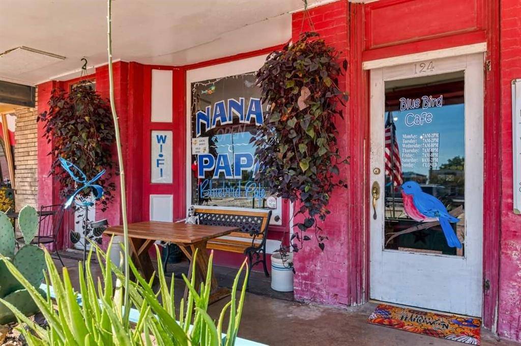 Wills Point, TX 75169,124 W North Commerce Street