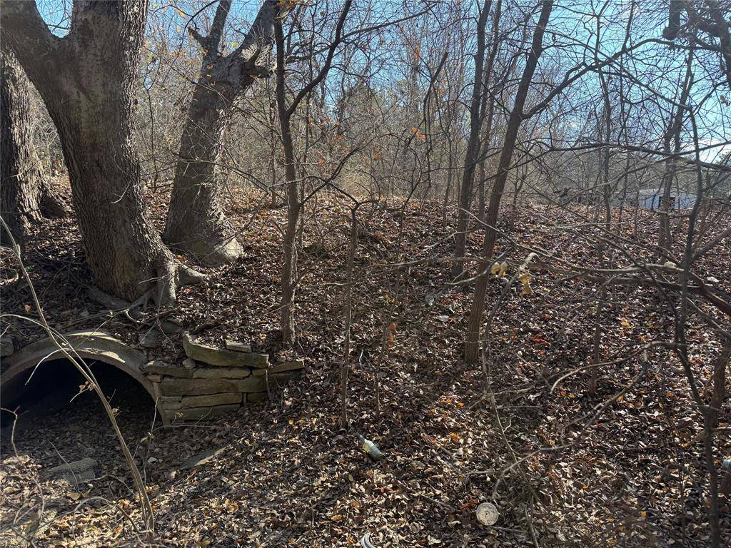 Granbury, TX 76048,922 Pawnee Trail