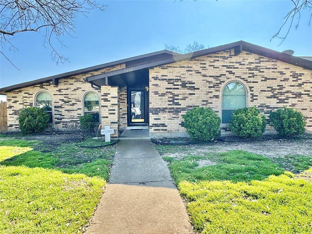 Dallas, TX 75249,7302 Hardwood Trail