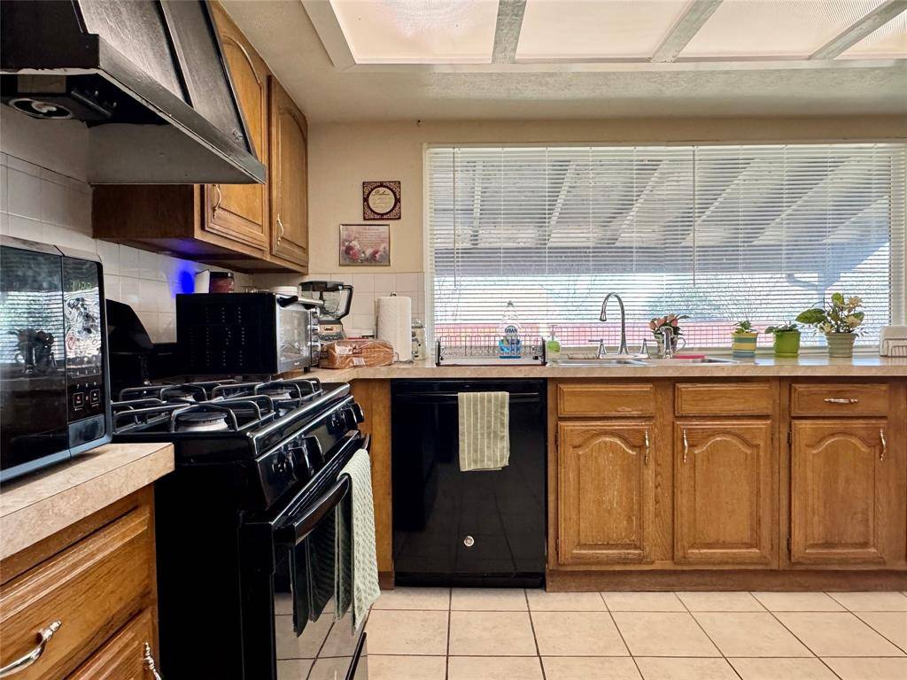 Dallas, TX 75249,7302 Hardwood Trail