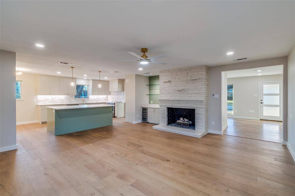 Dallas, TX 75231,7006 Town North Drive