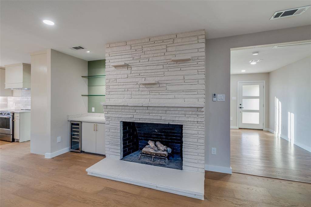 Dallas, TX 75231,7006 Town North Drive