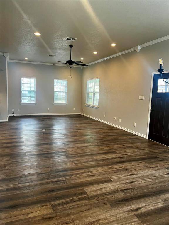 Mexia, TX 76667,706 E Palestine