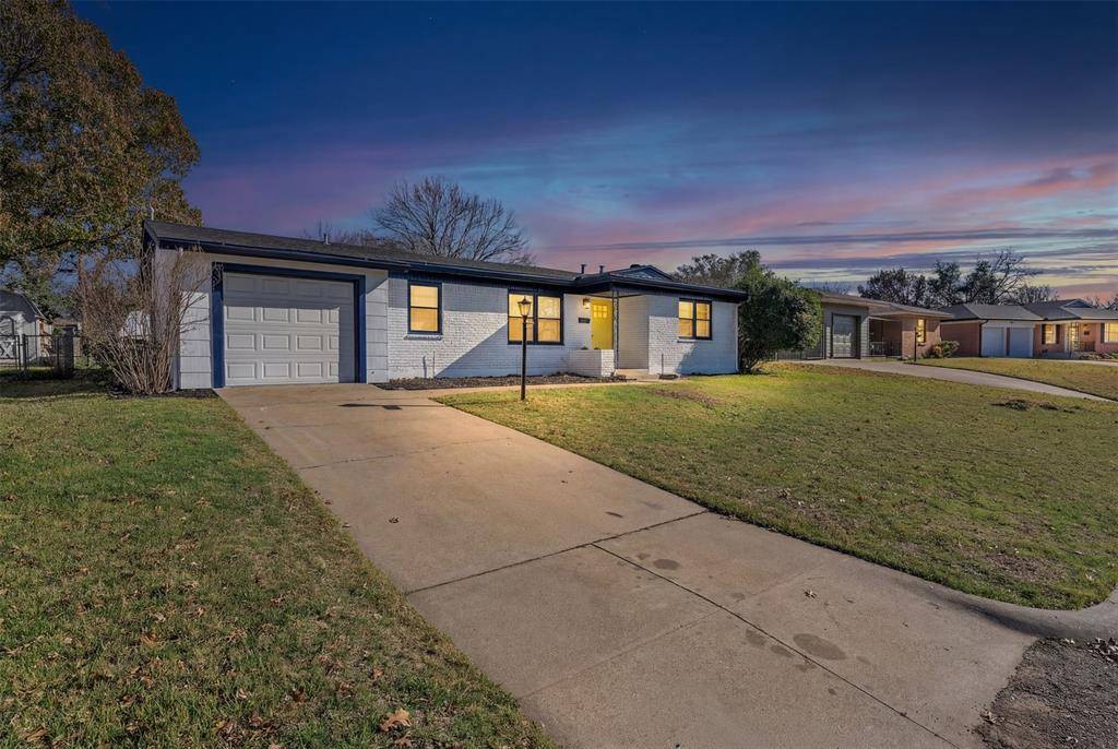 Fort Worth, TX 76133,4937 Rutland Avenue