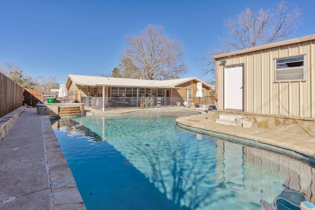 Bowie, TX 76230,513 Patterson Street