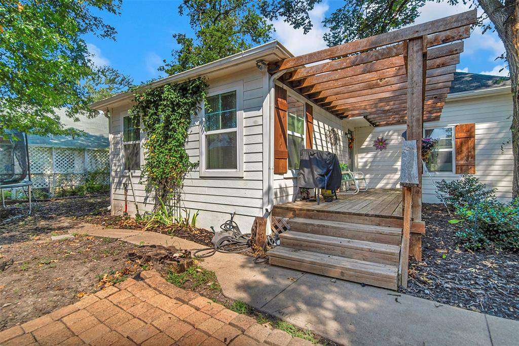 Van Alstyne, TX 75495,182 Douglas Street