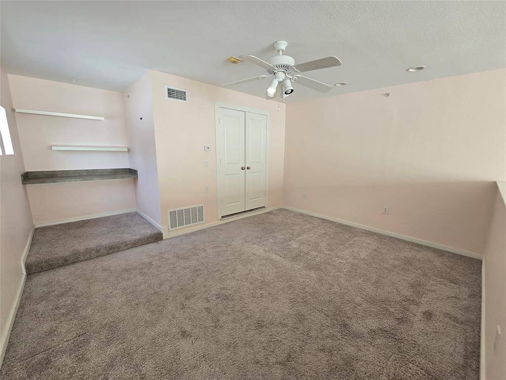 Dallas, TX 75206,5111 Manett Street #207