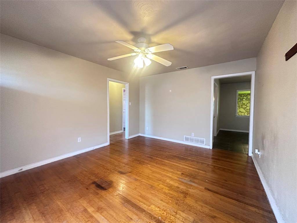 Garland, TX 75040,1122 Bowie Street