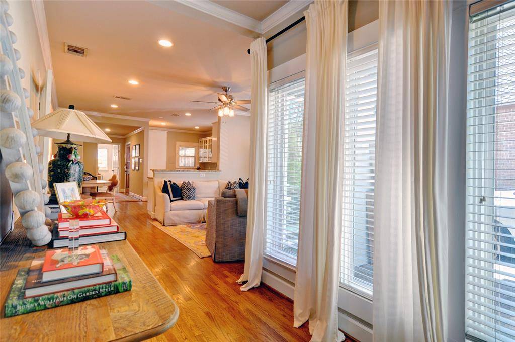 Fort Worth, TX 76107,3915 W 6th Street