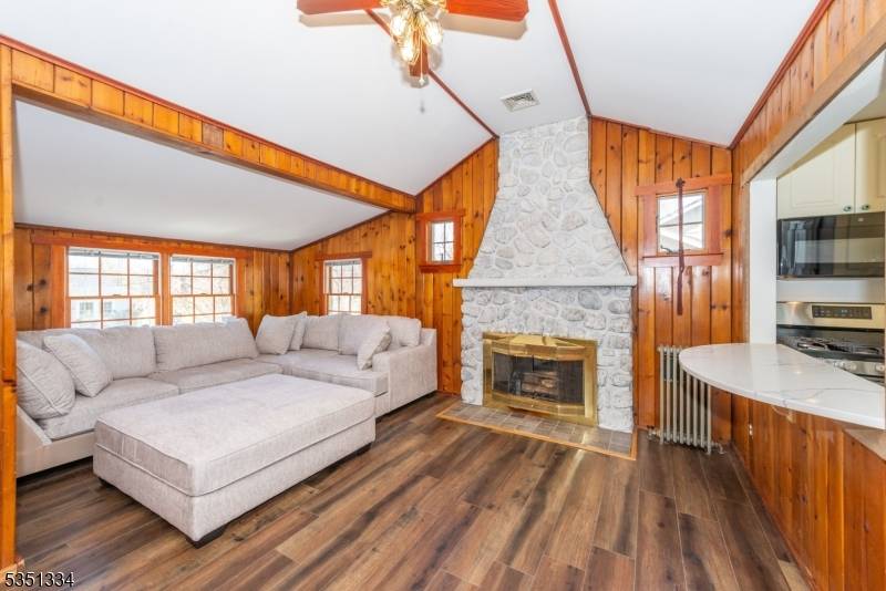 Wayne Twp., NJ 07470,53 Laurel Dr