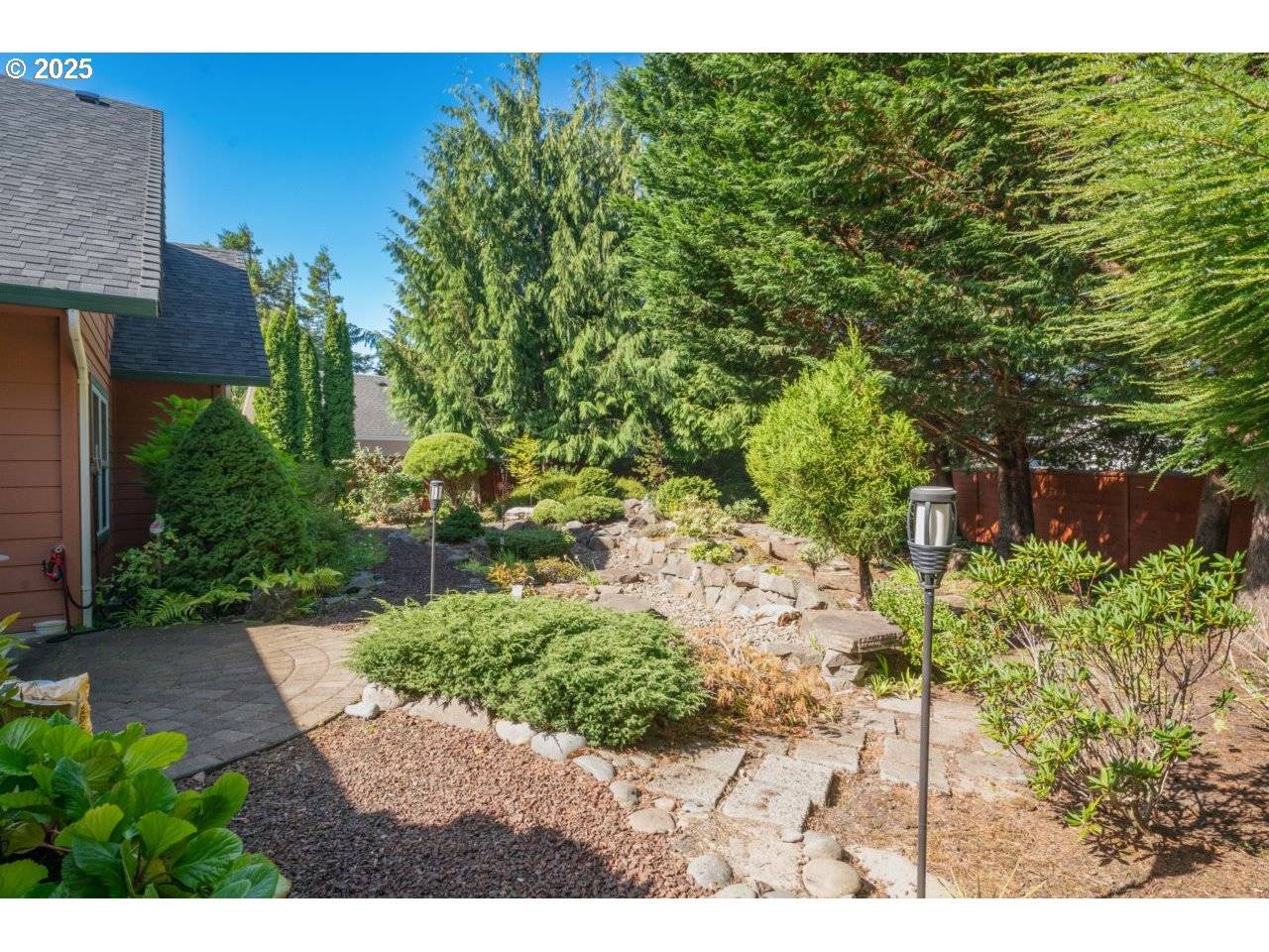 2131 E WILLOW LOOP, Florence, OR 97439