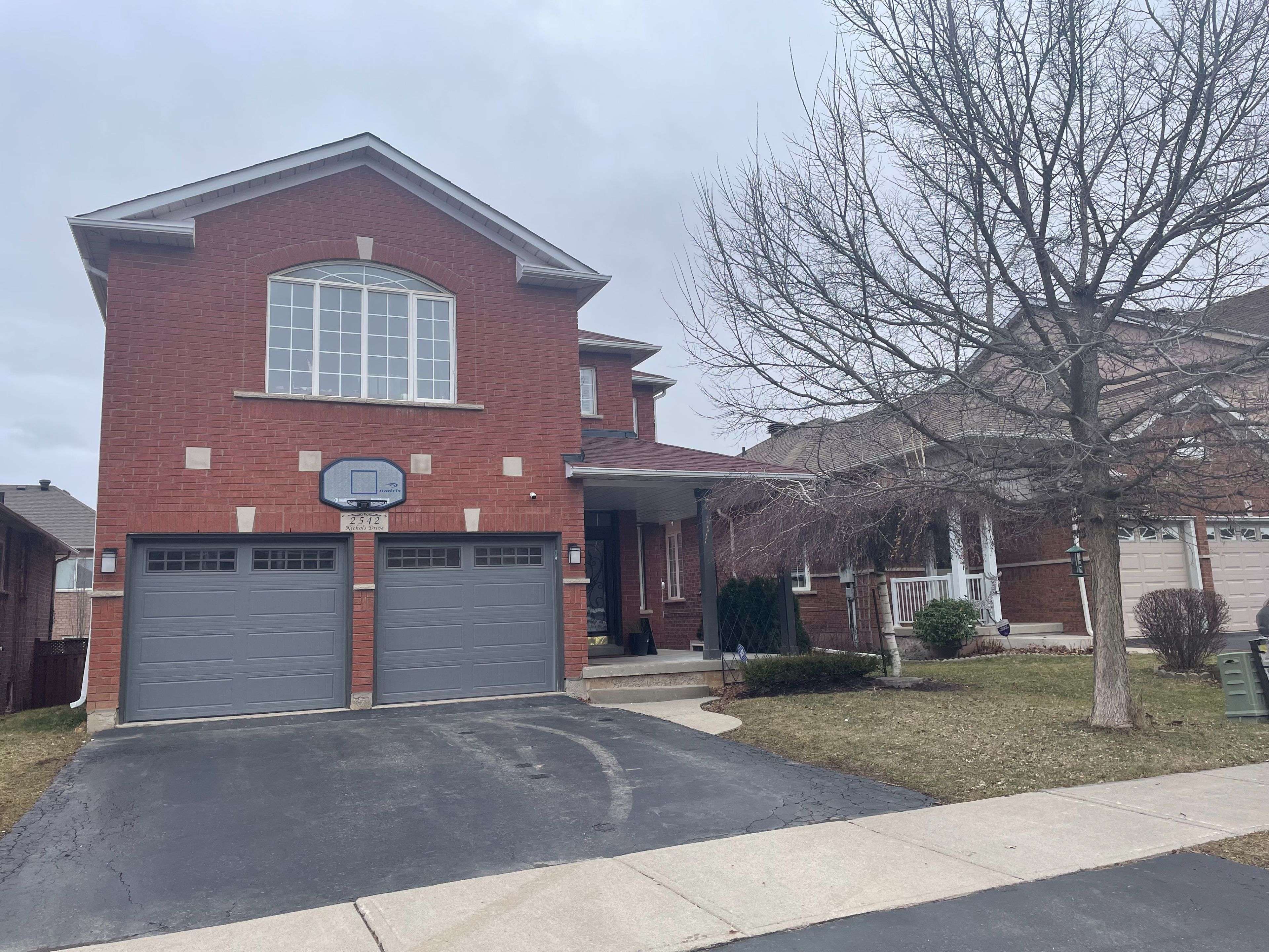 Oakville, ON L6H 7L3,2542 Nichols DR