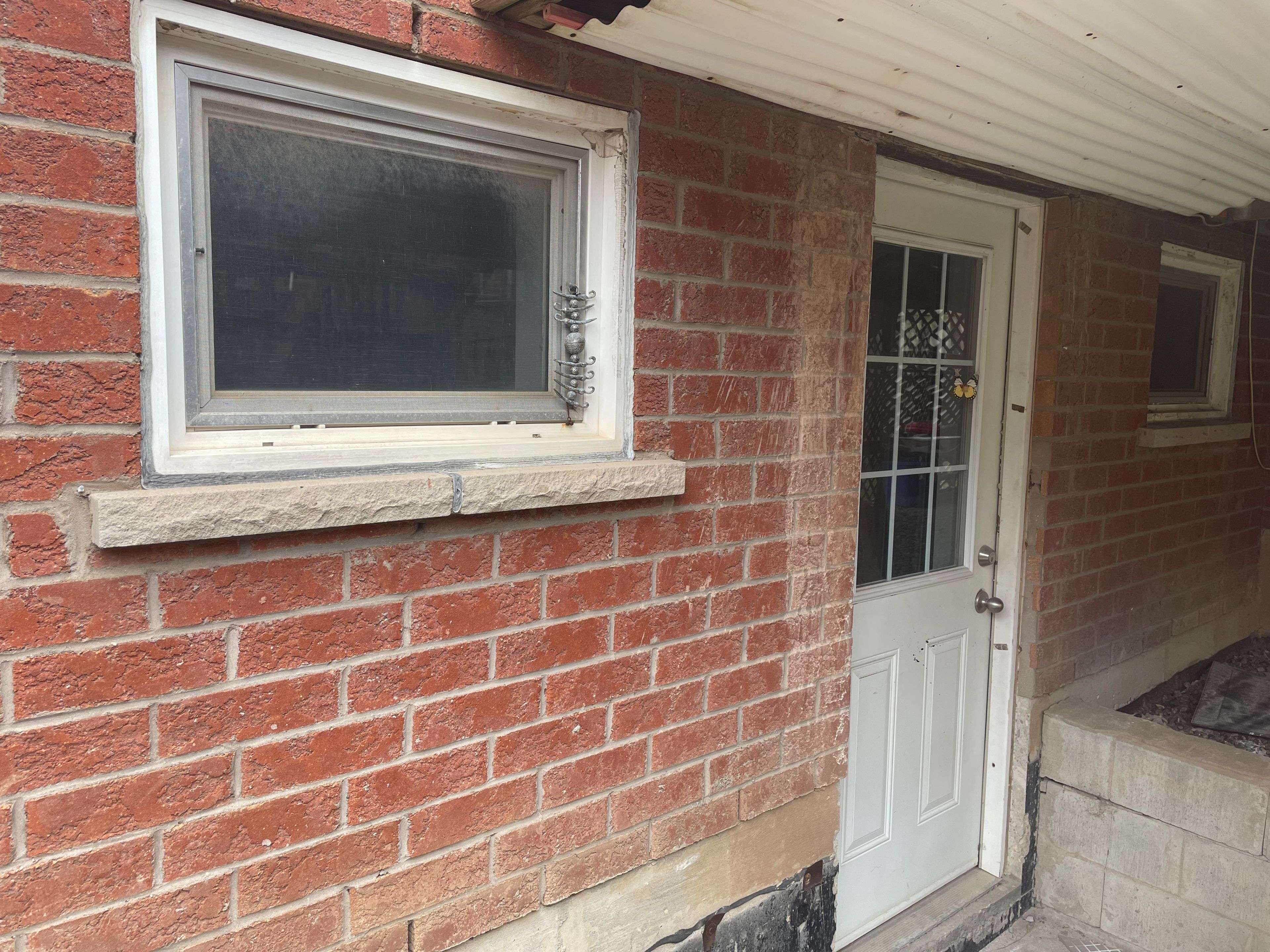 Oakville, ON L6H 7L3,2542 Nichols DR