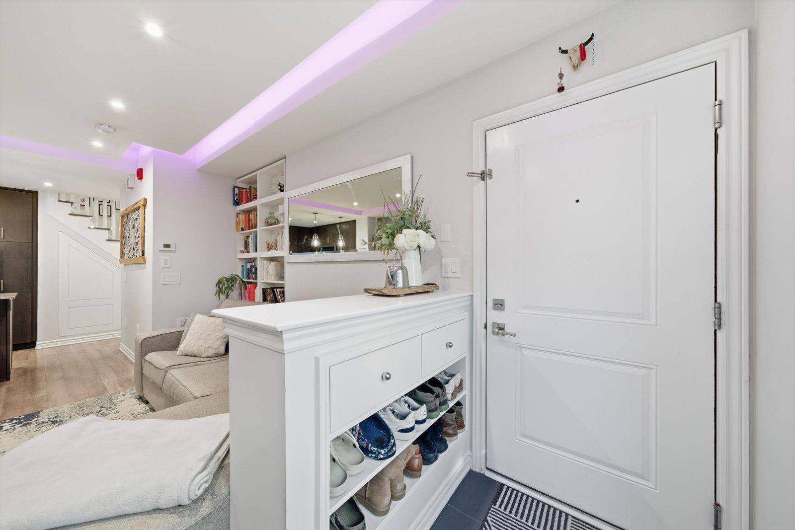 Toronto W06, ON M8W 0B9,95 Eastwood Park GDNS #21