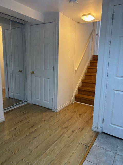 Toronto W09, ON M9R 3V3,118 Redgrave DR #Lower