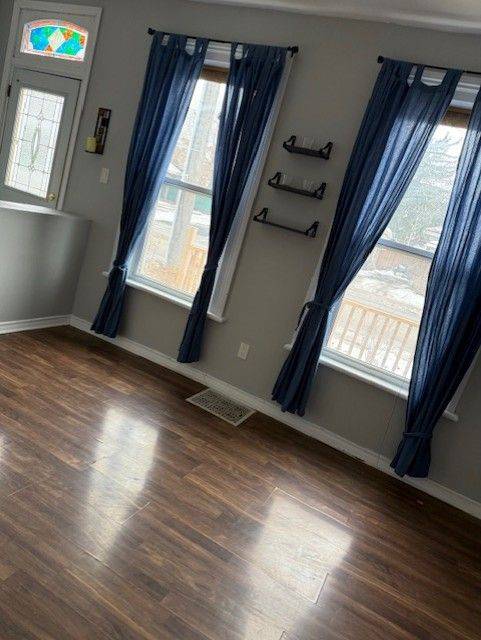 Brantford, ON N3S 5P5,115 Murray ST