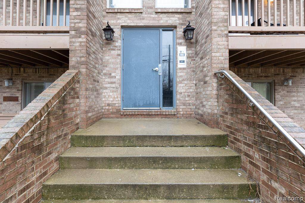 Wayne, MI 48184,35390 VAN BORN RD ##303