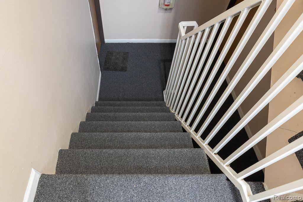 Wayne, MI 48184,35390 VAN BORN RD ##303