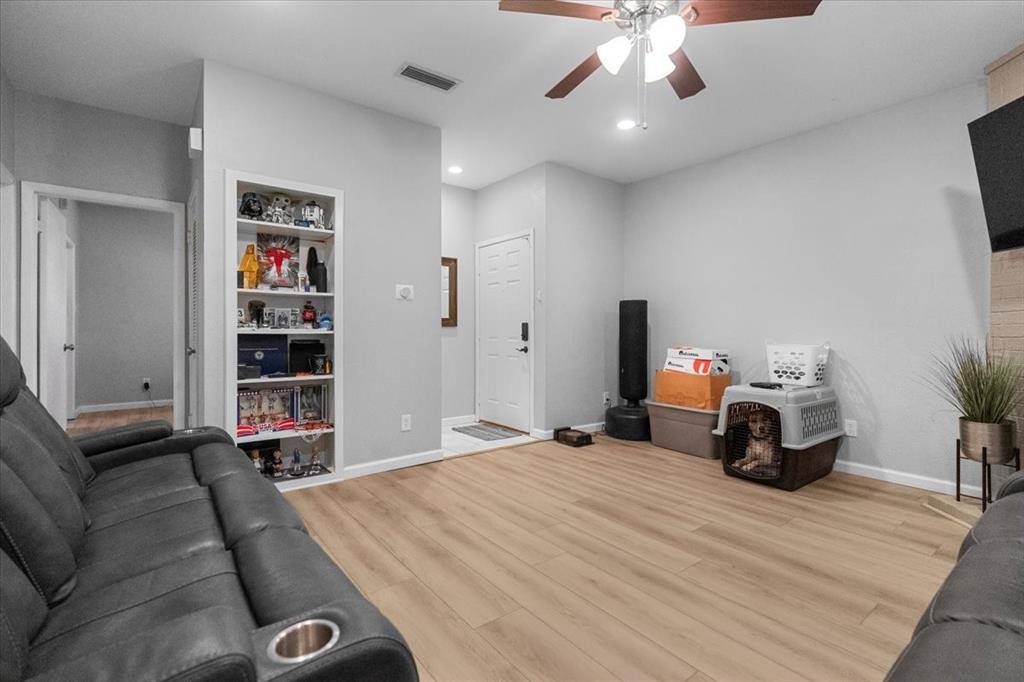 Arlington, TX 76011,1106 Quail Valley Lane #120