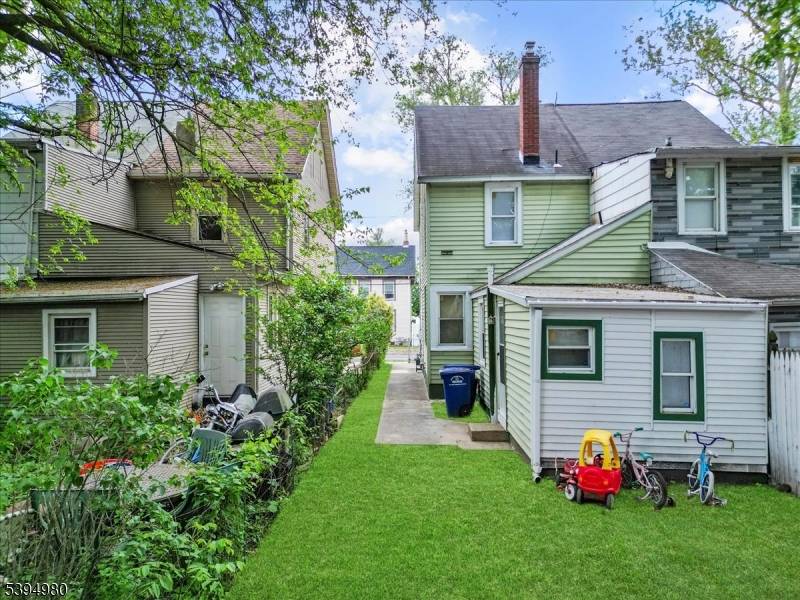 636 Elizabeth St, Beverly City, NJ 08010