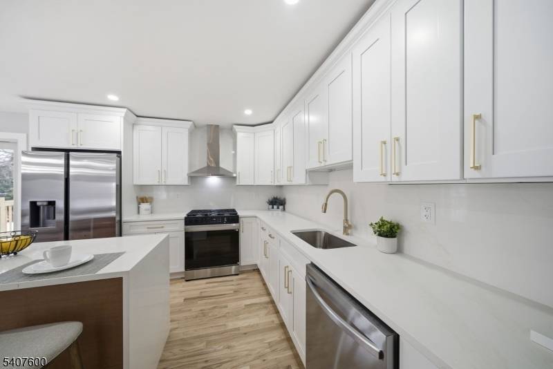 Piscataway Twp., NJ 08854,12 Thornton Ln