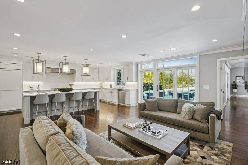 Millburn Twp., NJ 07078,9 WESTVIEW ROAD