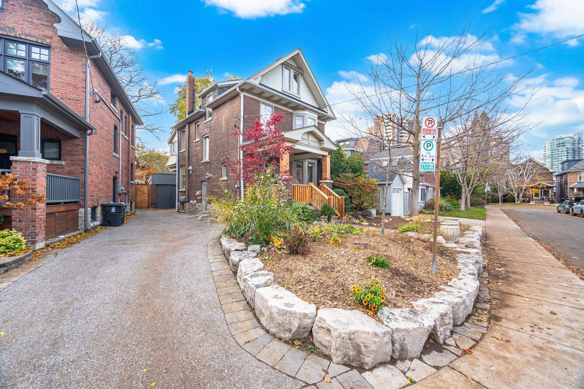 106 Ellerbeck ST, Toronto E03, ON M4K 2V1