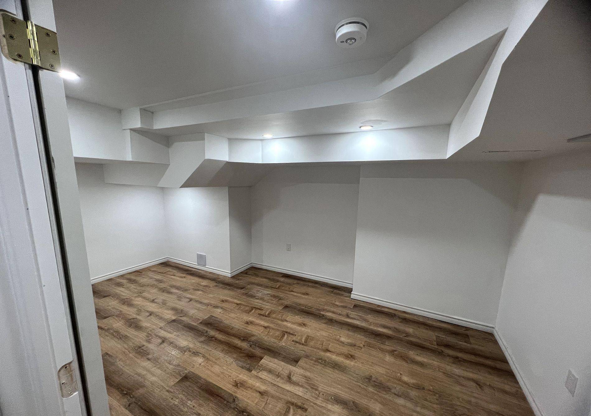 New Tecumseth, ON L0G 1W0,4 Pridham (basement ) PL