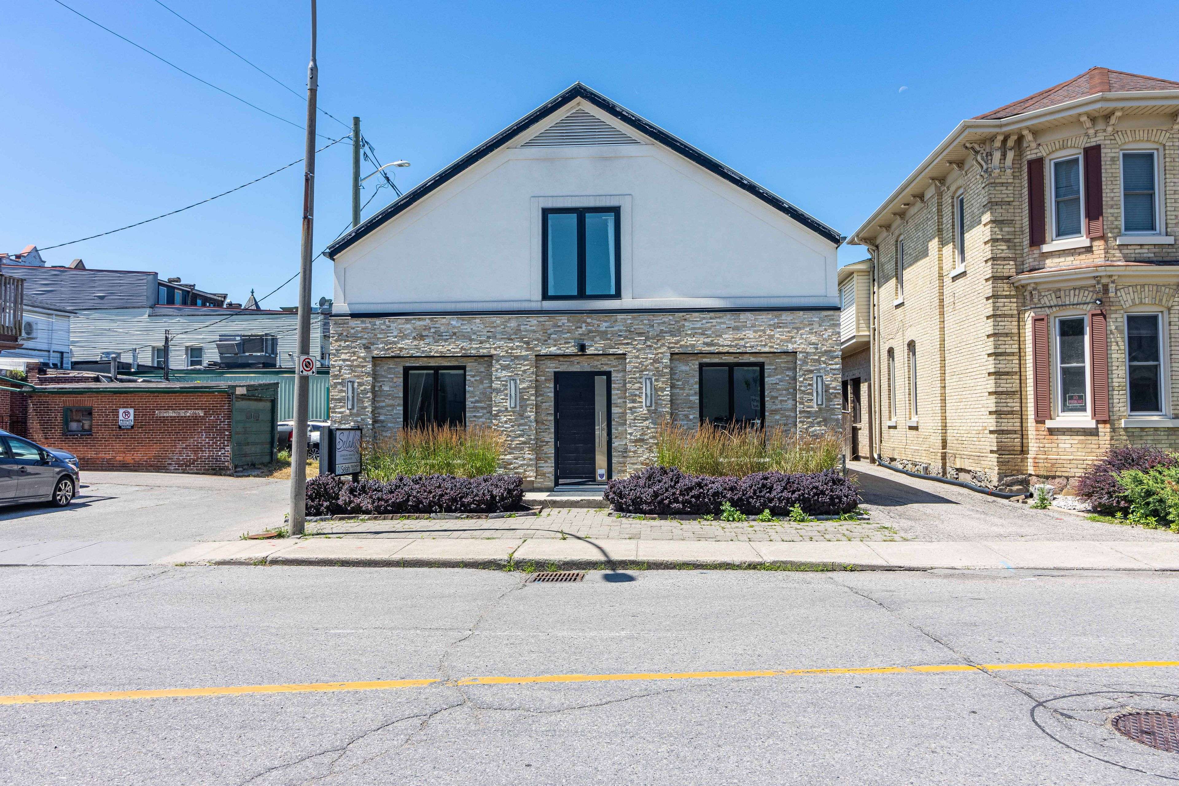 Woodstock, ON N4S 6P1,5 Wellington ST N