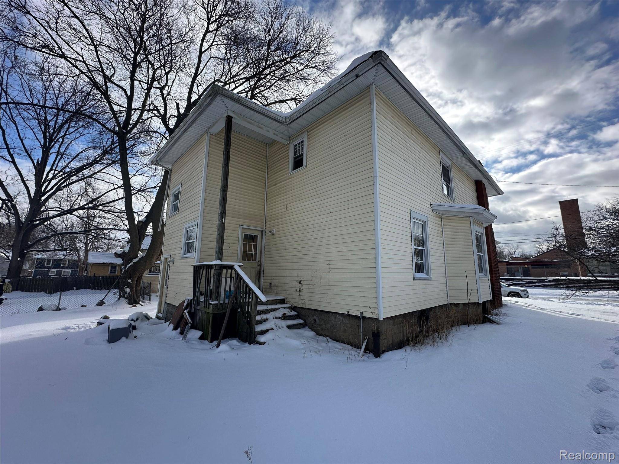 Jackson, MI 49203,312 W Biddle ST