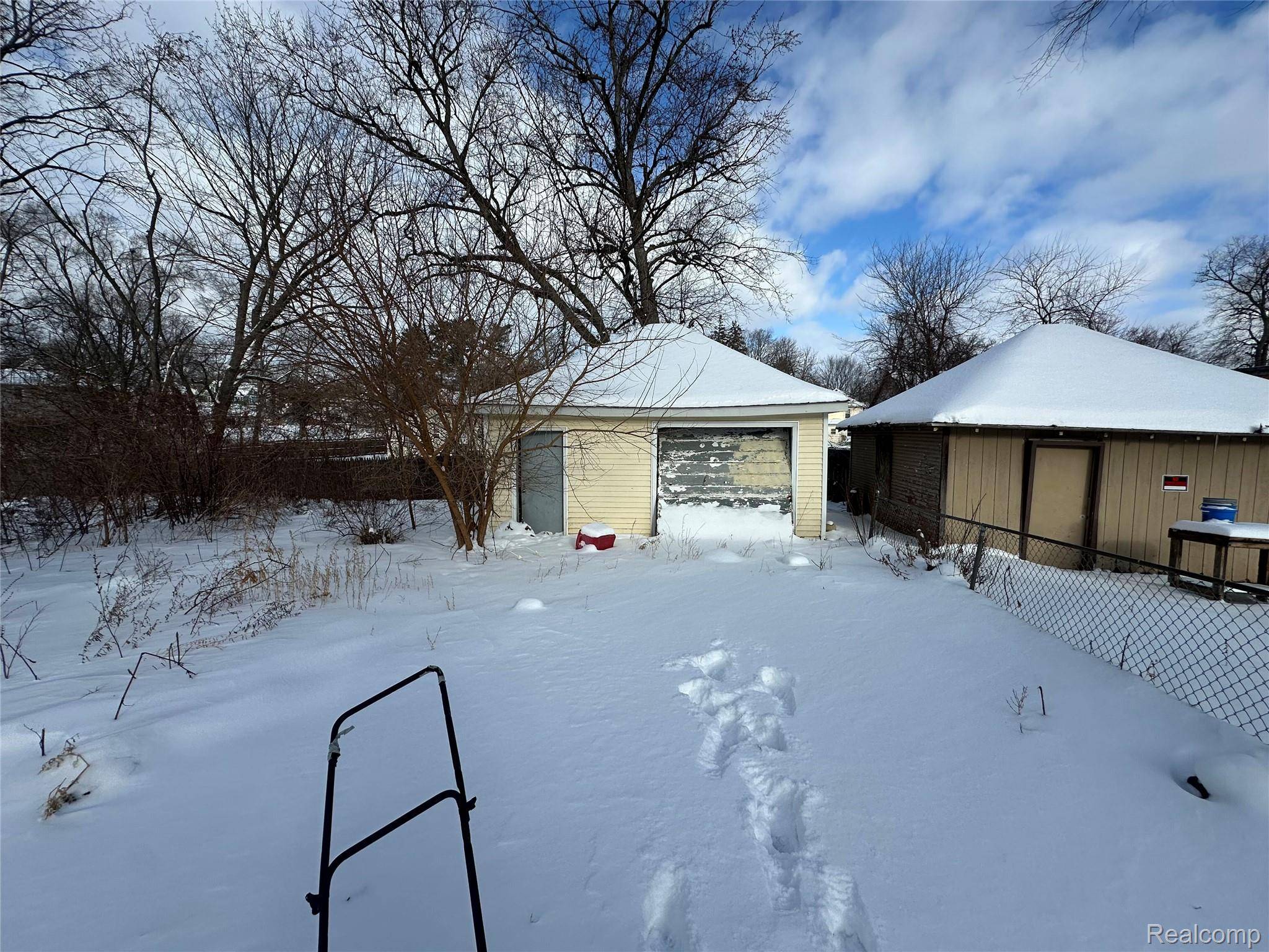 Jackson, MI 49203,312 W Biddle ST