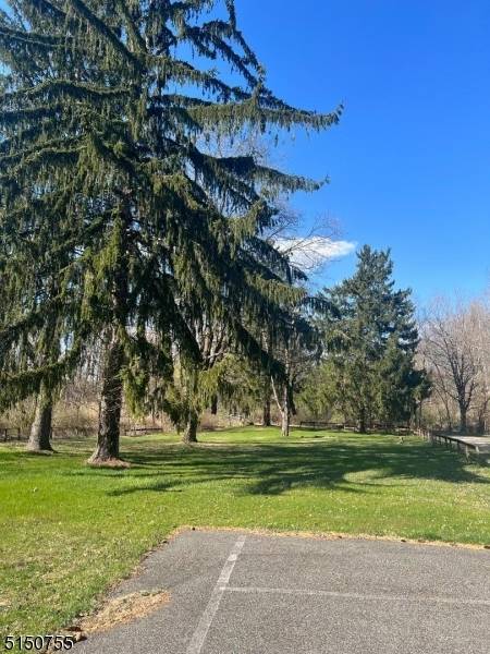 Hamburg Boro, NJ 07419,30 Gingerbread Castle Rd