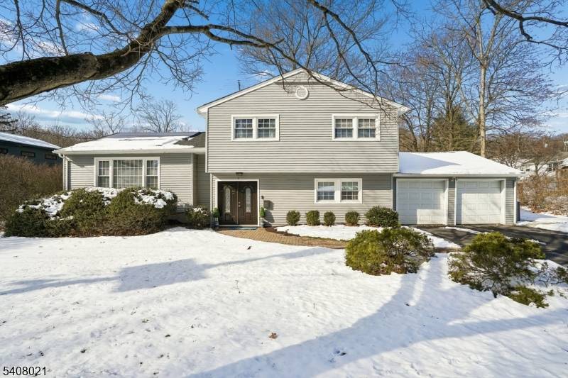 West Orange Twp., NJ 07052,6 Connel Dr