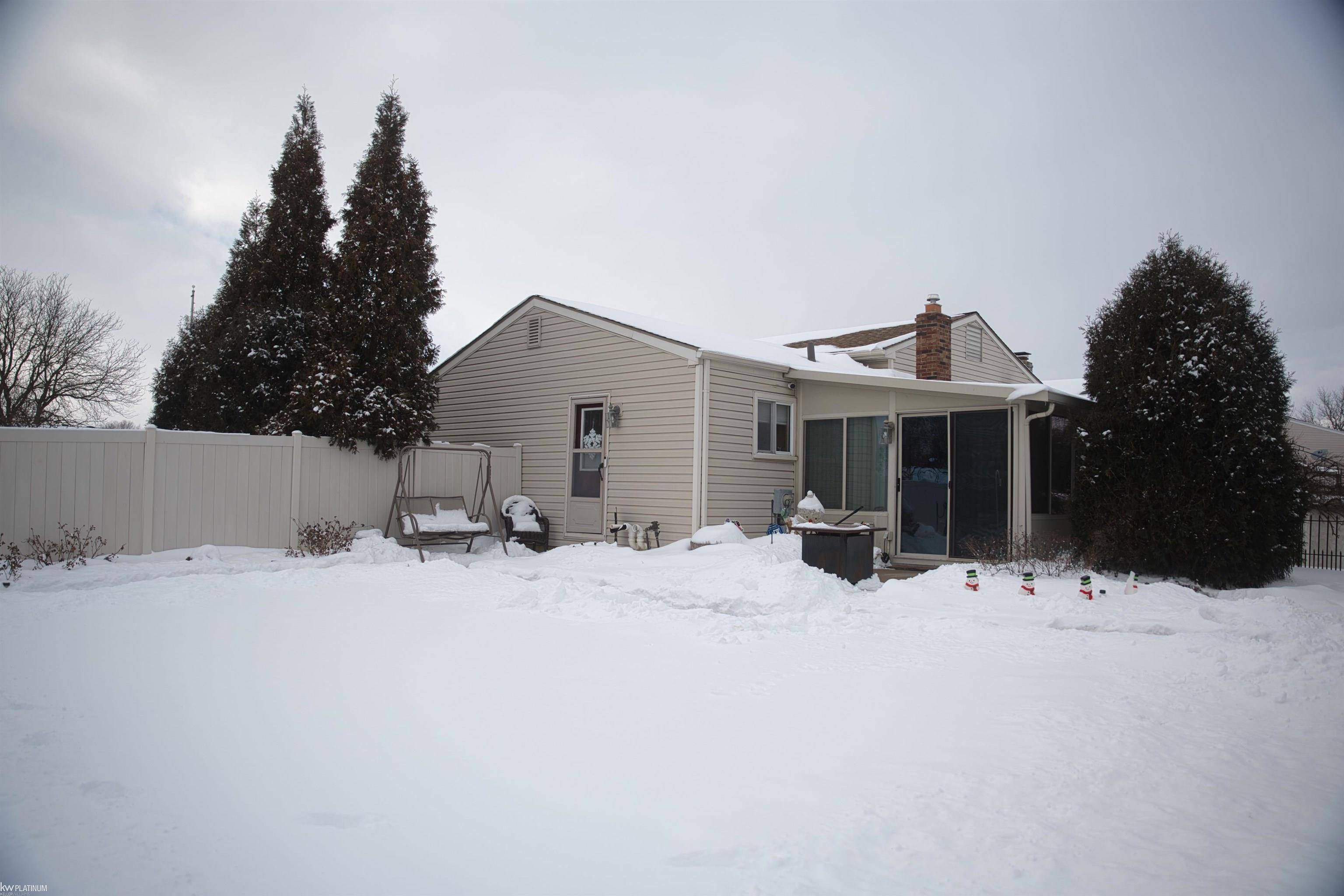 Sterling Heights, MI 48310,39312 Byers DR