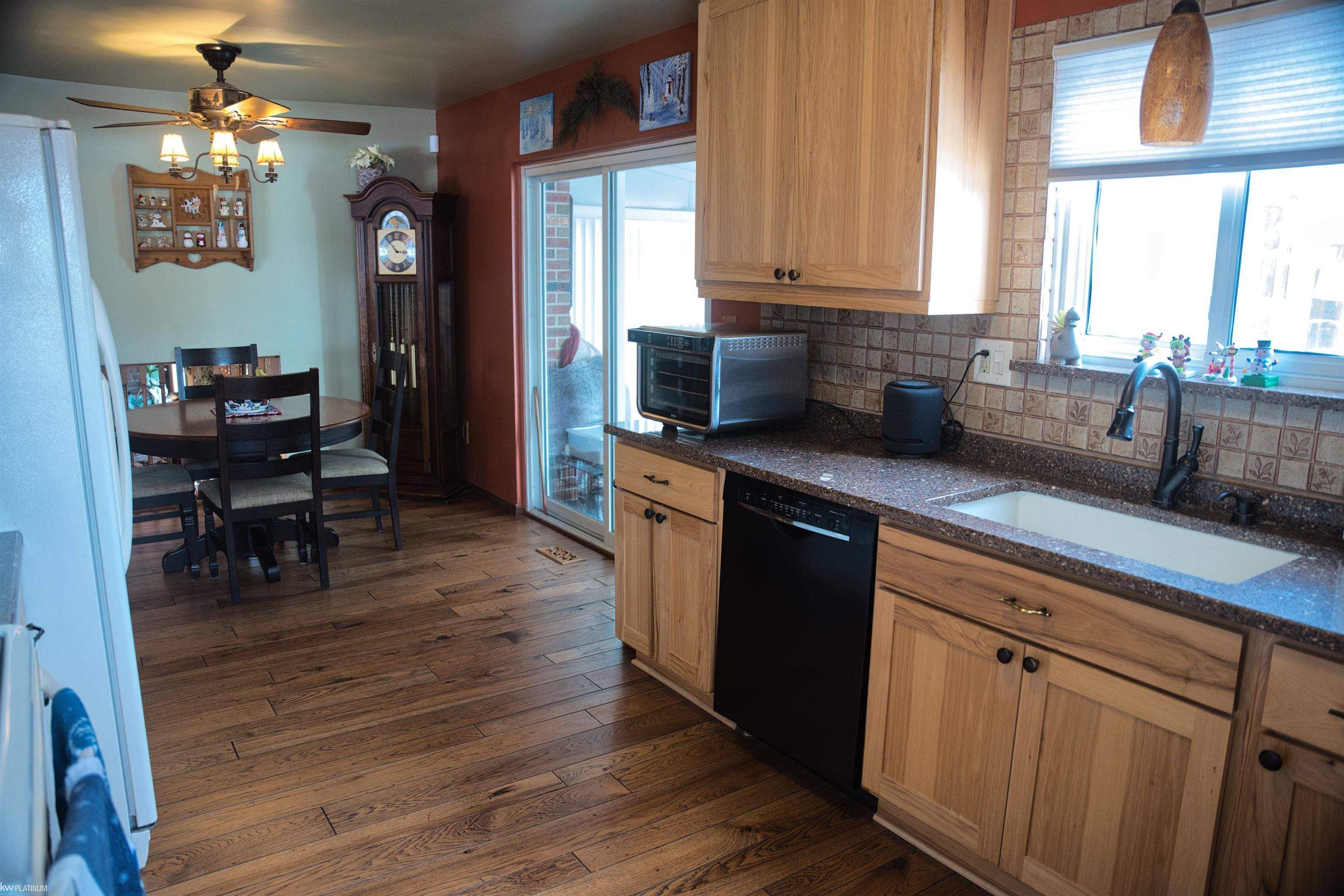 Sterling Heights, MI 48310,39312 Byers DR