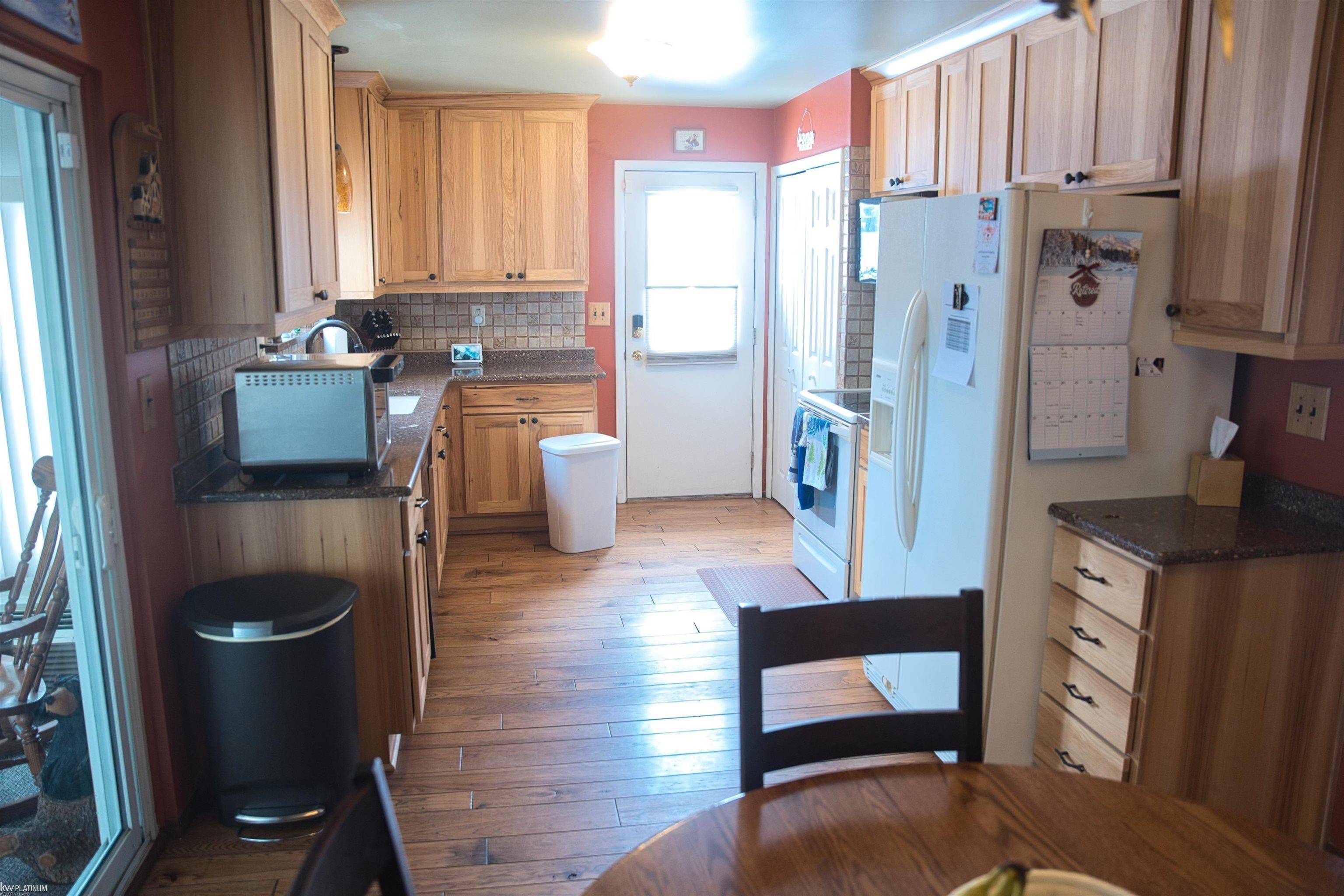 Sterling Heights, MI 48310,39312 Byers DR