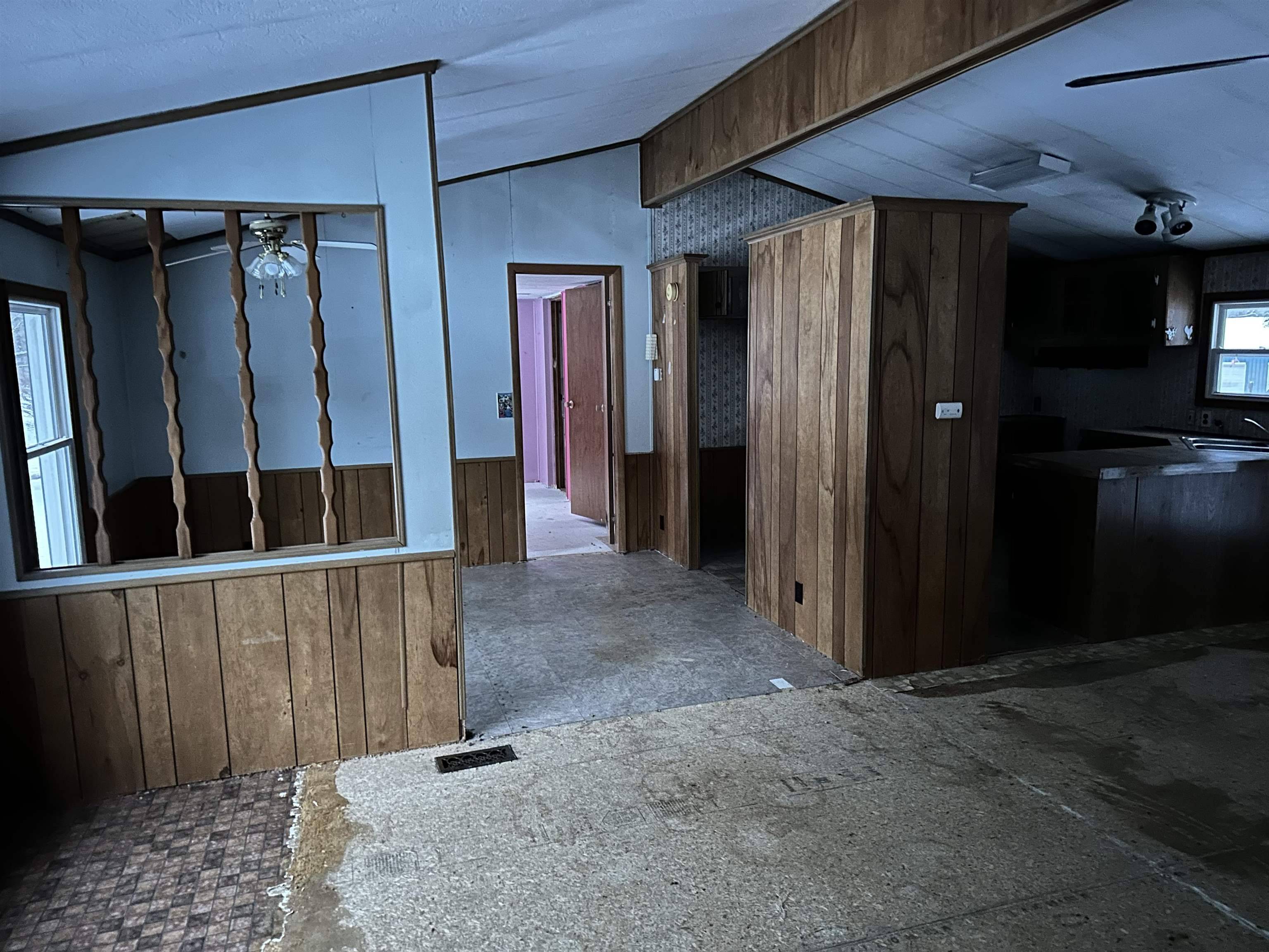 Farwell, MI 48622,4564 W Bawkey RD