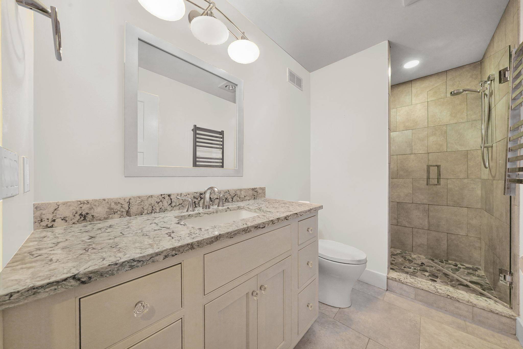 Traverse City, MI 49684,215 Washington ST