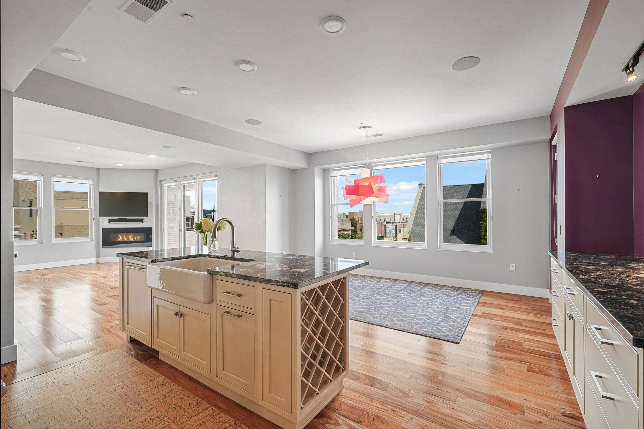 Traverse City, MI 49684,215 Washington ST