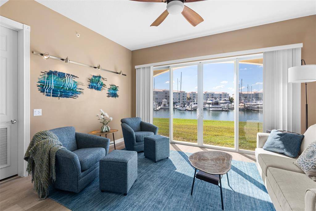 Hutchinson Island, FL 34949,9 Harbour Isle Dr #102