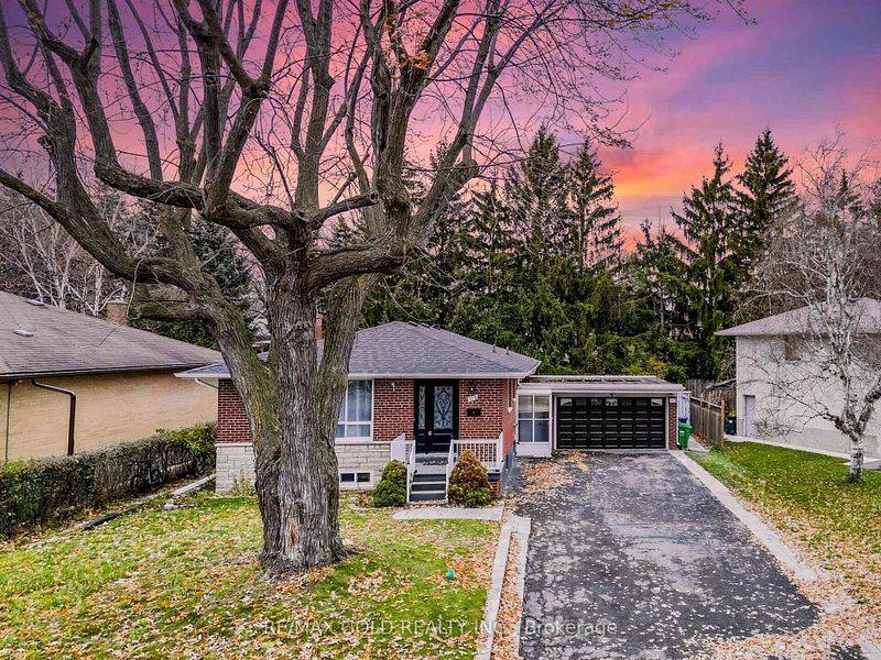 Brampton, ON L6Y 1R8,179 Elizabeth ST S