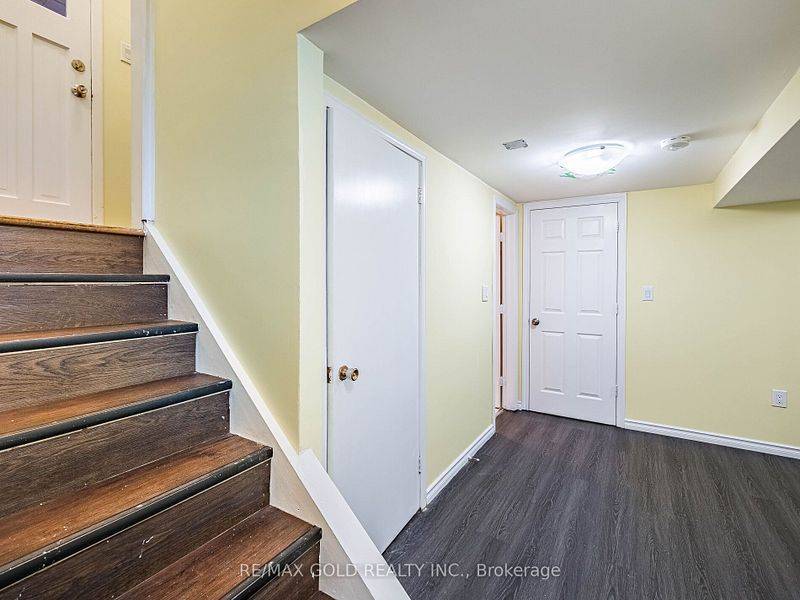 Brampton, ON L6Y 1R8,179 Elizabeth ST S