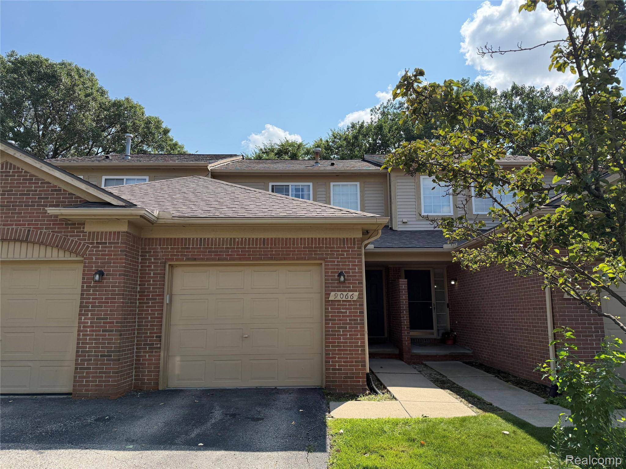 9066 Newport WAY #11, Livonia, MI 48150