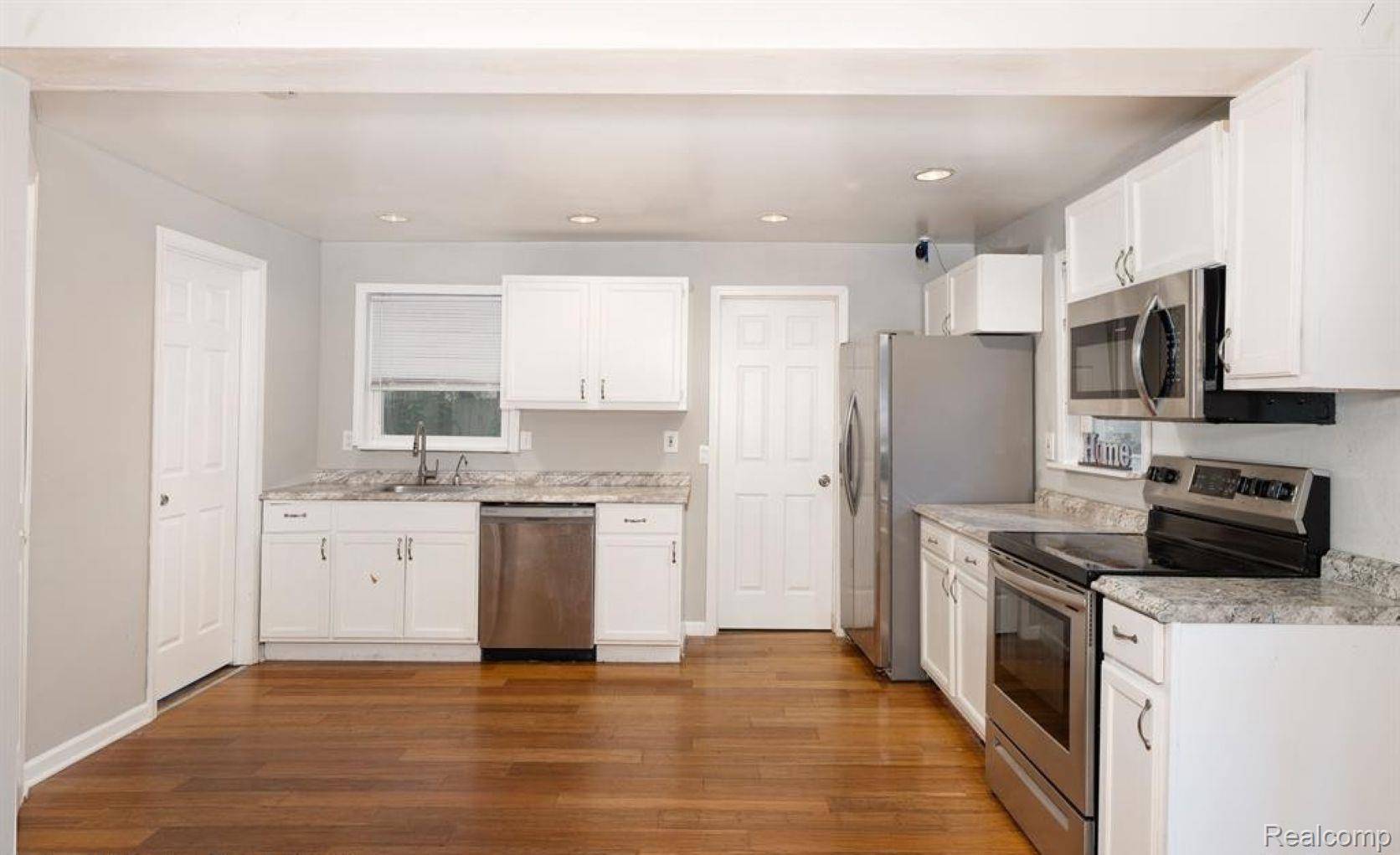 St. Clair Shores, MI 48080,24917 Frederick ST